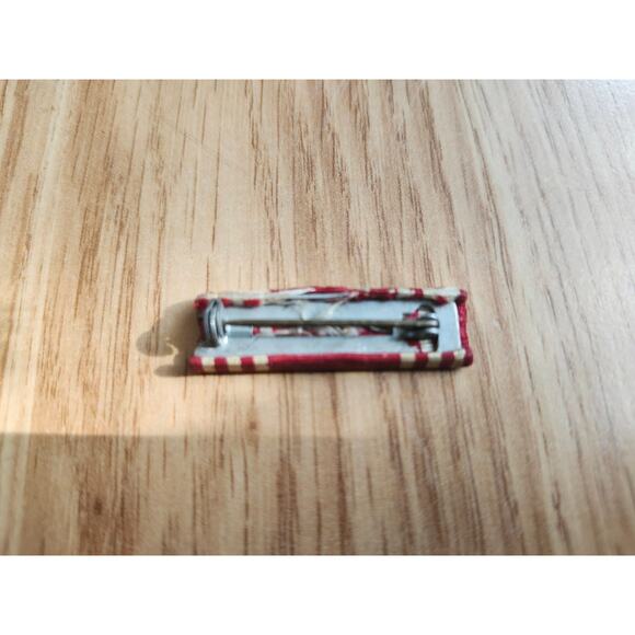 Lot of 2 WWII US Army Good Conduct Medal Ribbon Bars – Red White Pin-Back - Picture 4 of 6